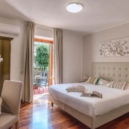 Guest house Plaza *